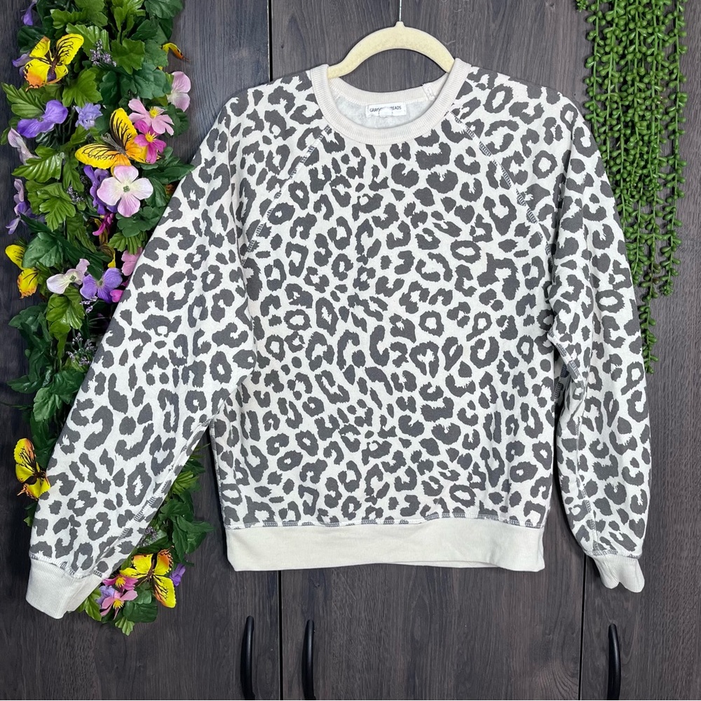 ./2/$40grayson Threads Leopard Print Crew Neck Pu… - image 1
